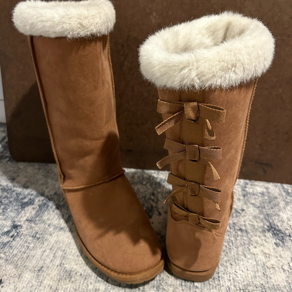 Rampage Tan Fur-Lined Winter Boots with bows